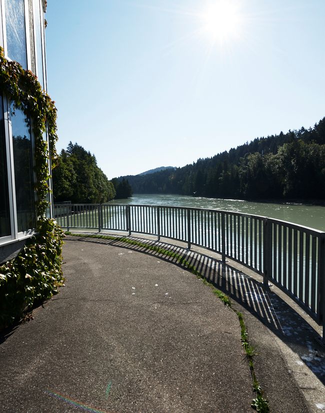 Aussicht auf dem Lech vom Infozentrum am Kraftwerk in Roßhaupten